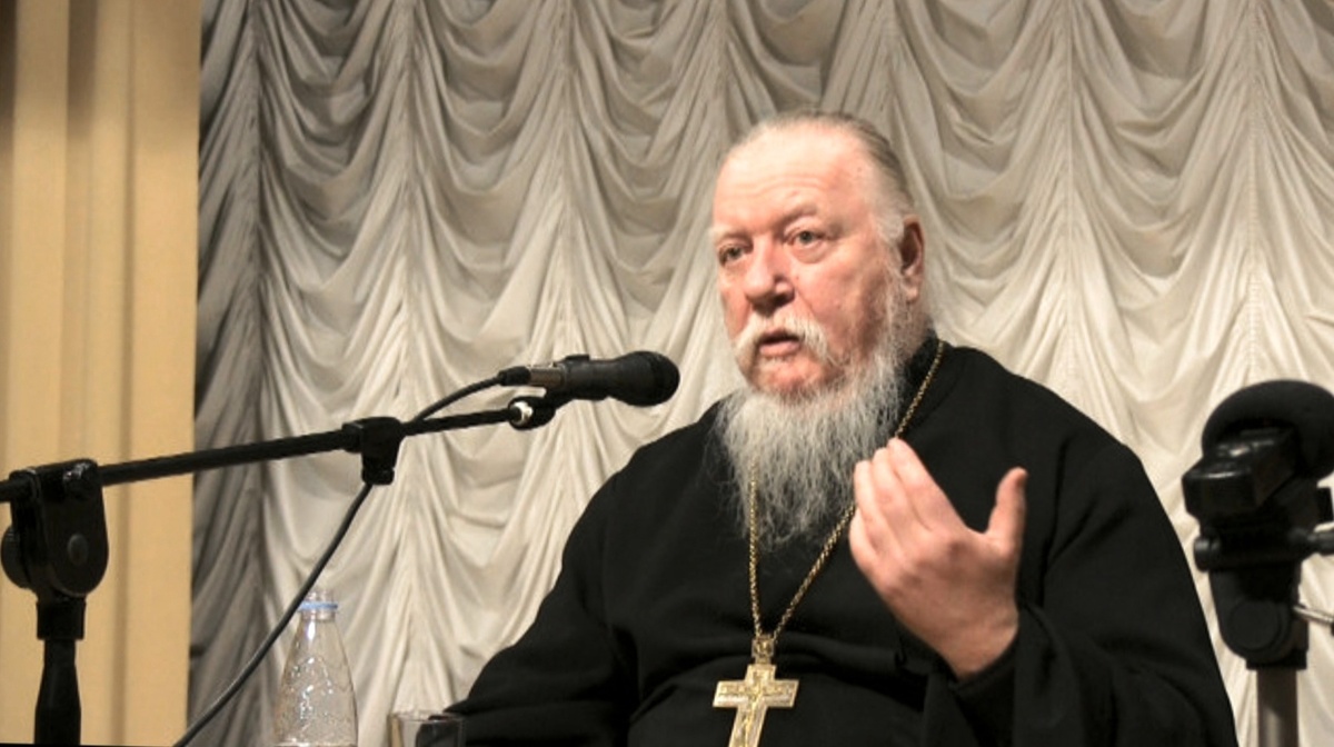 Димитрий Смирнов (07.03.1951 — 21.10.2020 гг.) — протоиерей, церковный и общественный деятель.