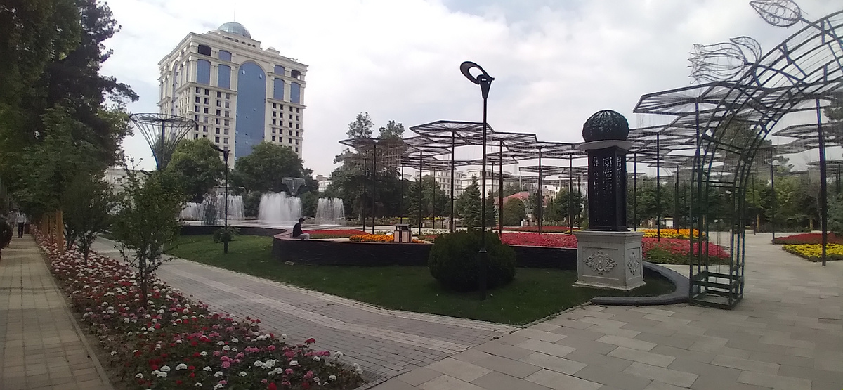 Одна из центральных улиц.