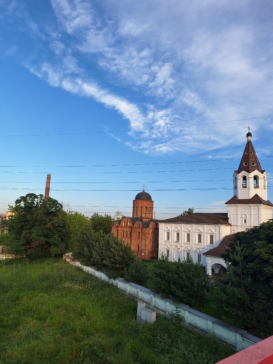 Церковь Петра и Павла( вид с моста)