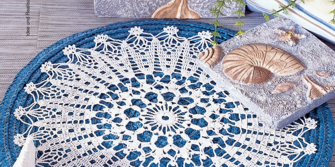 5 круглых салфеток крючком для вязания в разных техниках (схемы и фото прилагаются)