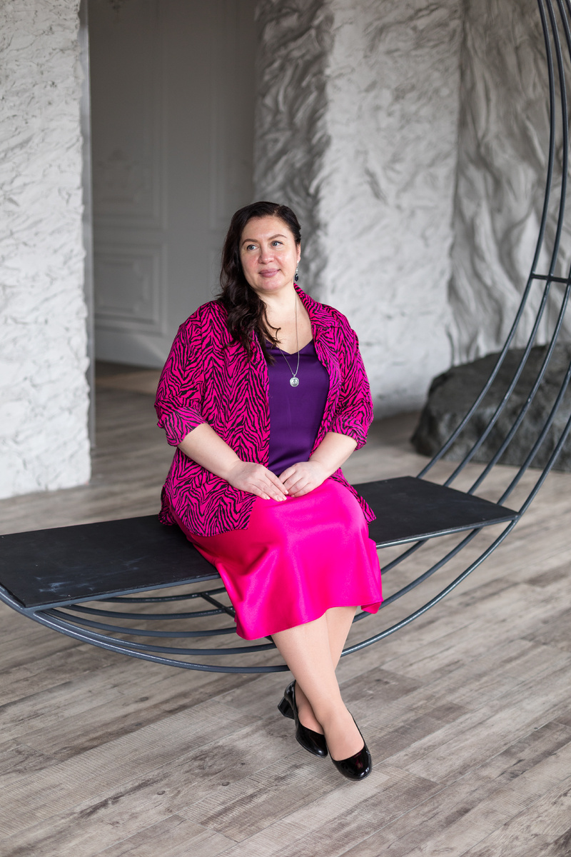 Можно быть серьезной и носить яркое, структурировать информацию и творить (а иногда и вытворять) - не лишайте себя разносторонности!