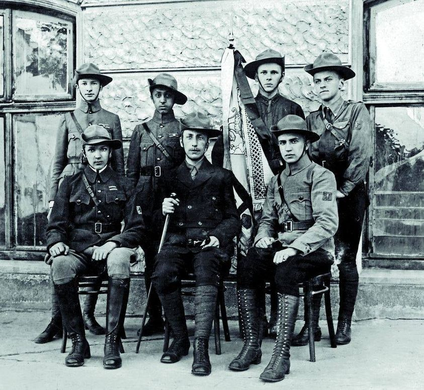 Команда скаутов Первого пластунского куреня имени Конашевича - Сагайдачного, Львов, 1921 г.