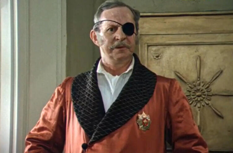    Борис Новиков в роли капитана Венделера Кадр из фильма «Клуб самоубийц или Приключения титулованной особы», киностудия «Ленфильм», 19871 г.