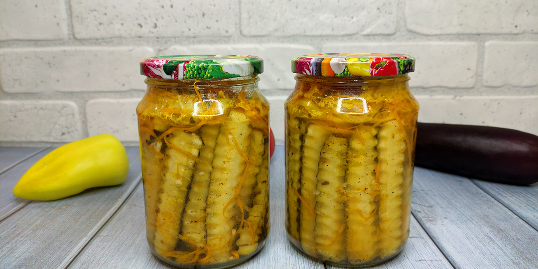 Закрываю по 20 банок и всегда мало! Хрустящие, и очень вкусные огурцы на зиму. Сколько банок не закрывала, все равно уходят со стола первые