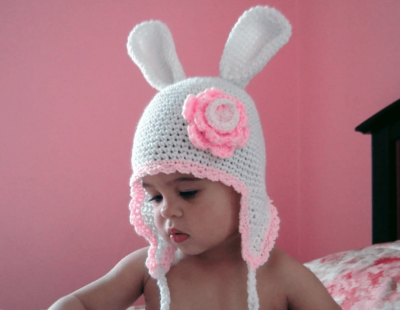 Маленьким деткам очень подходят милые ушастые шапочки