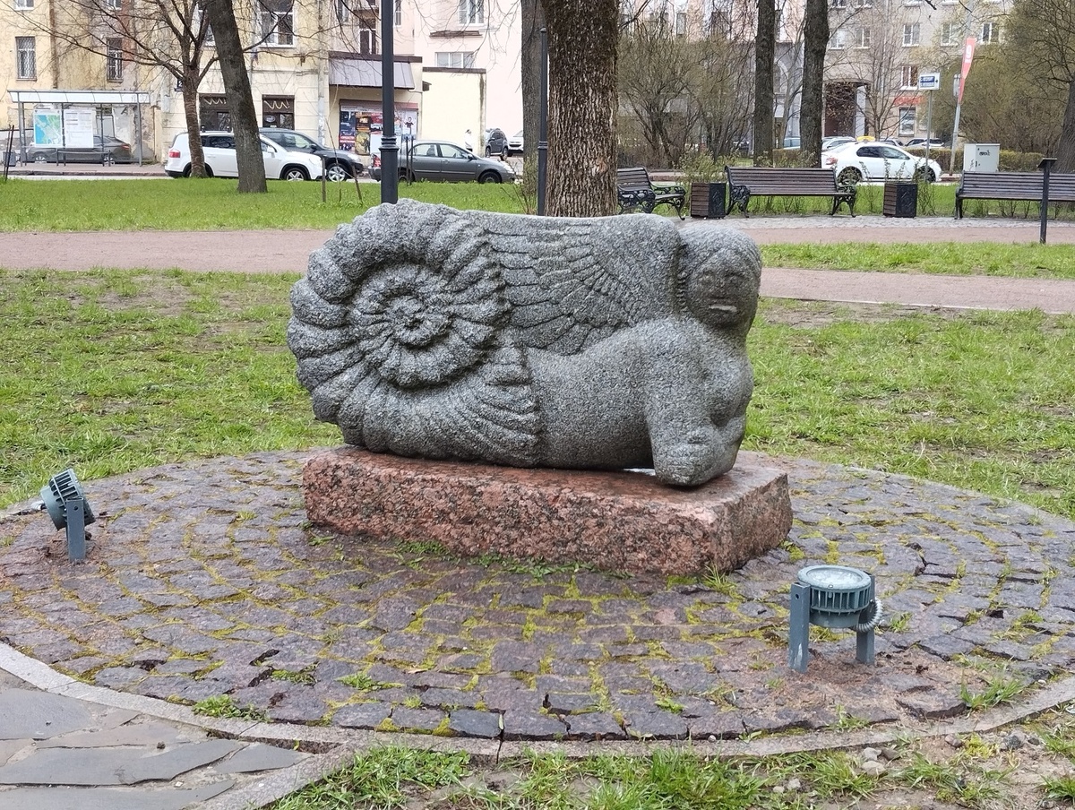 Женщина-улитка