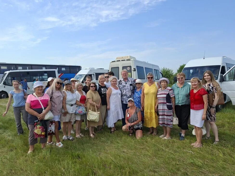 Объединённая группа из двух соседних автобусов