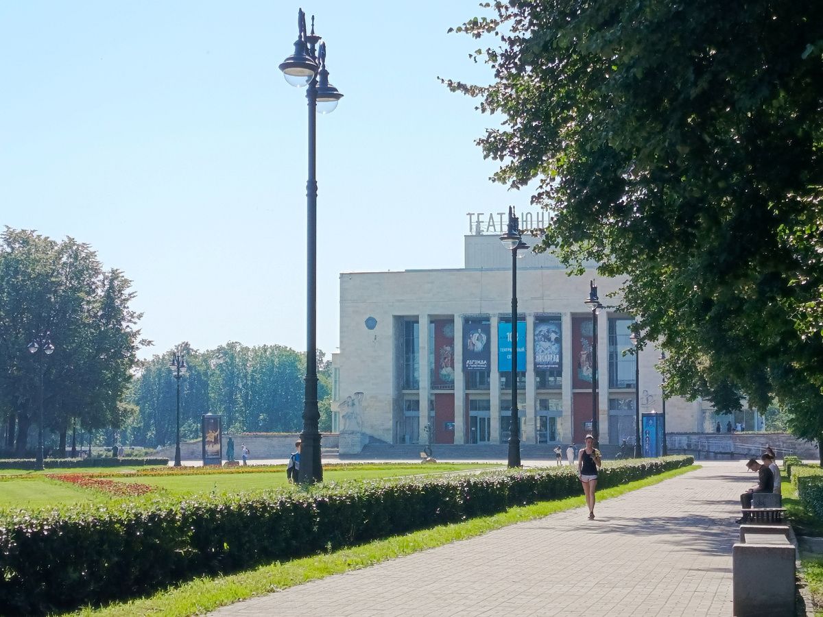 ТЮЗ им. Брянцева - один из первых профессиональных репертуарных детских театров мира.