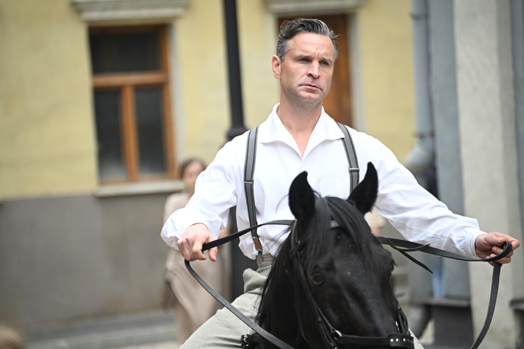 Виктор Добронравов ненадолго появился в роли Эгмонта Окделла
Фото: © Komsomolskaya Pravda/Global Look Press / www.globallookpress.com