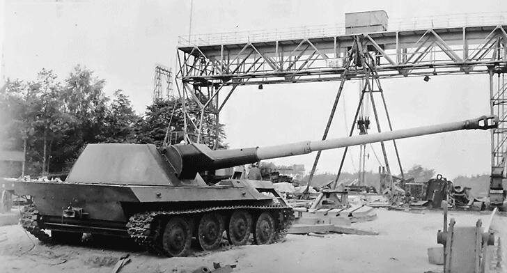 Северная Африка. Части Роммеля ведут оборонительные бои в Бенгазе с британскими войсками, операция Бревит