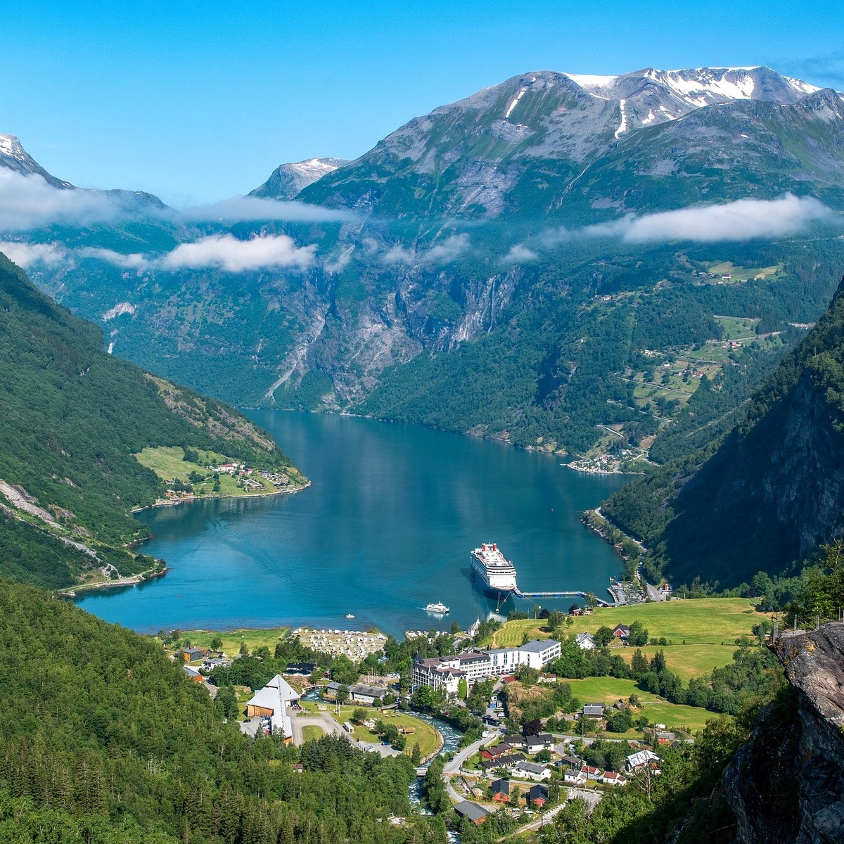 Гейрангер - фьорд