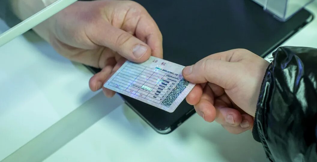 Автоматическое продление водительских прав отменили: новые правила и подводные камни для автомобилистов в 2025 году