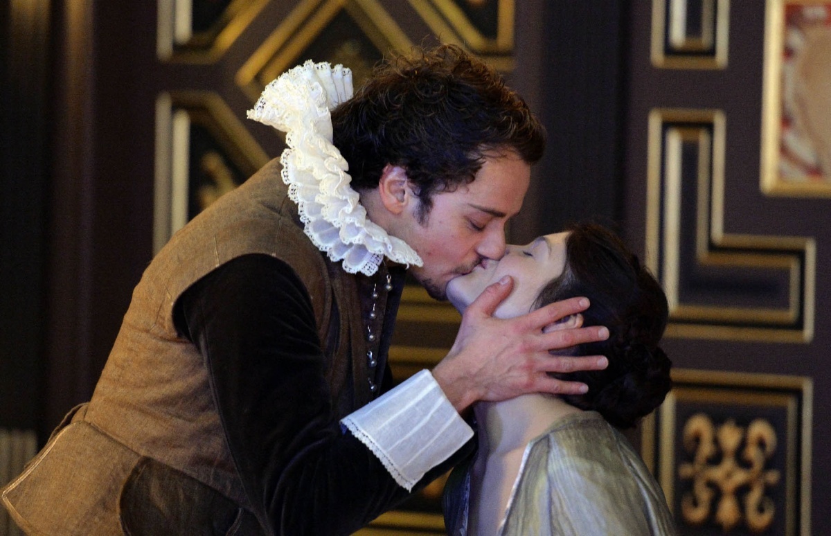 кадр из фильма "Герцогиня Мальфи" 2014-ого года