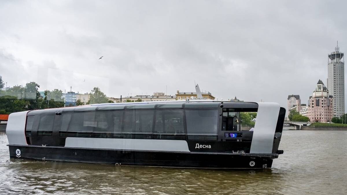    Запуск третьего маршрута речного электрического транспорта от причала «Новоспасский» / Фото: Дмитрий Дубинский / Вечерняя Москва