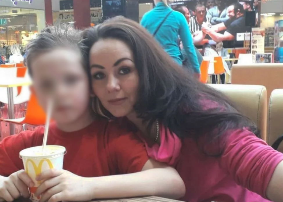 Фотография Кирилла с матерью