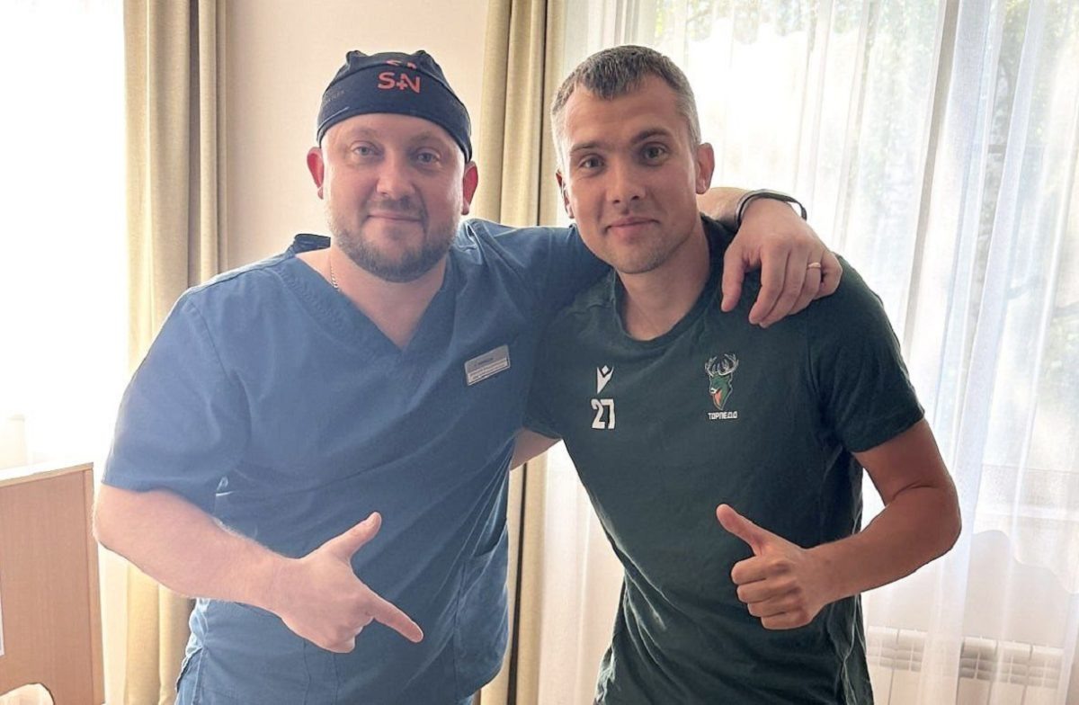    Александр Телегин и травматолог Алексей Крупко