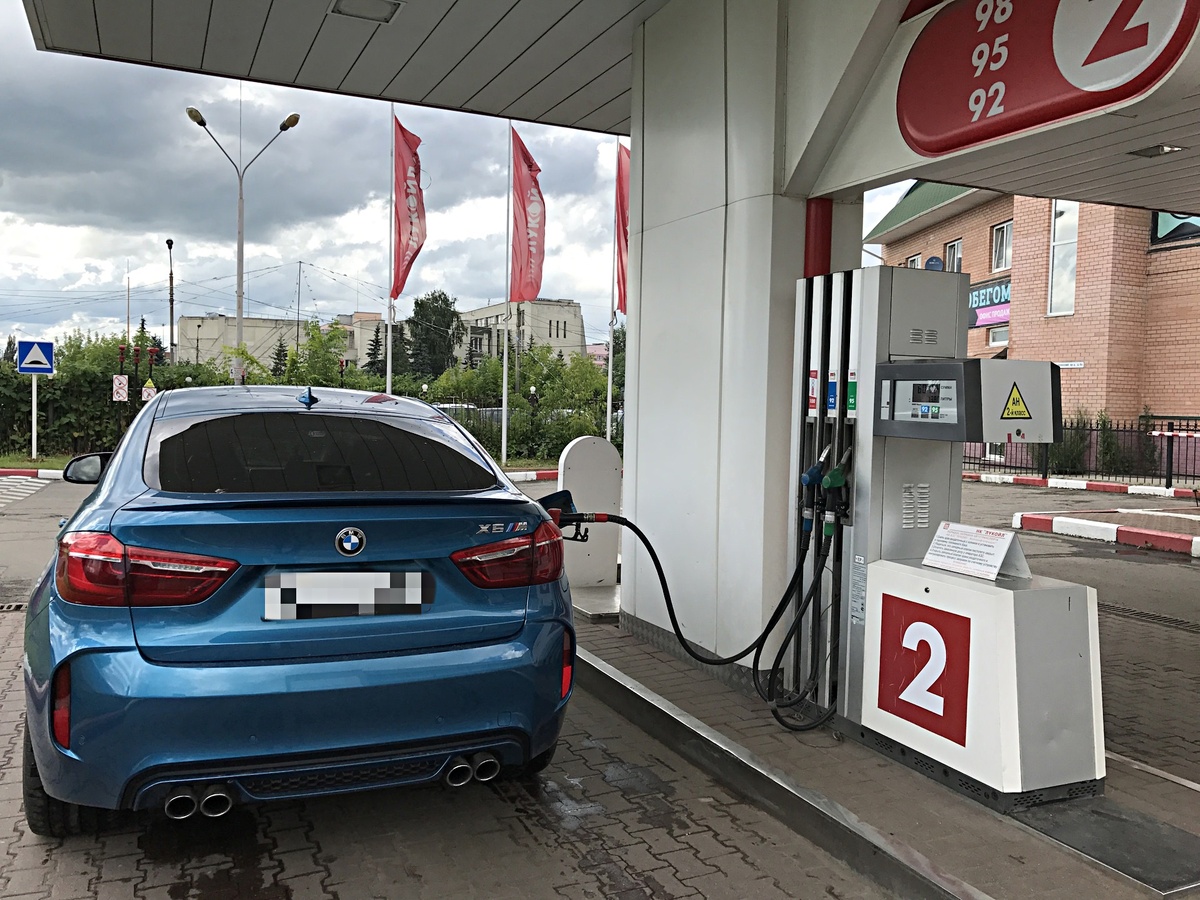 Где-то на заправке