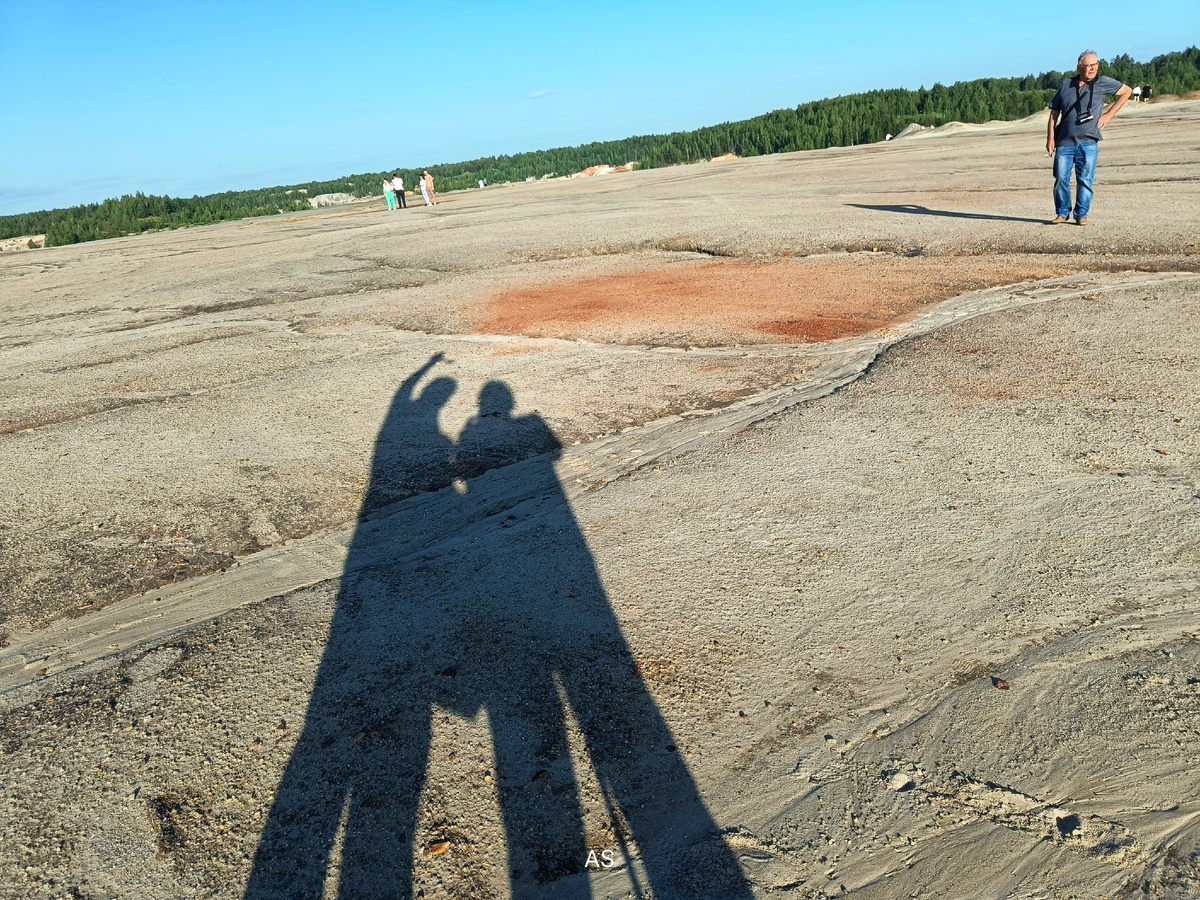 Наш пилот остался в земном измерении, мы с Ириной записываем впечатления в память смартфона, но мы вернемся, смотрите дальше 