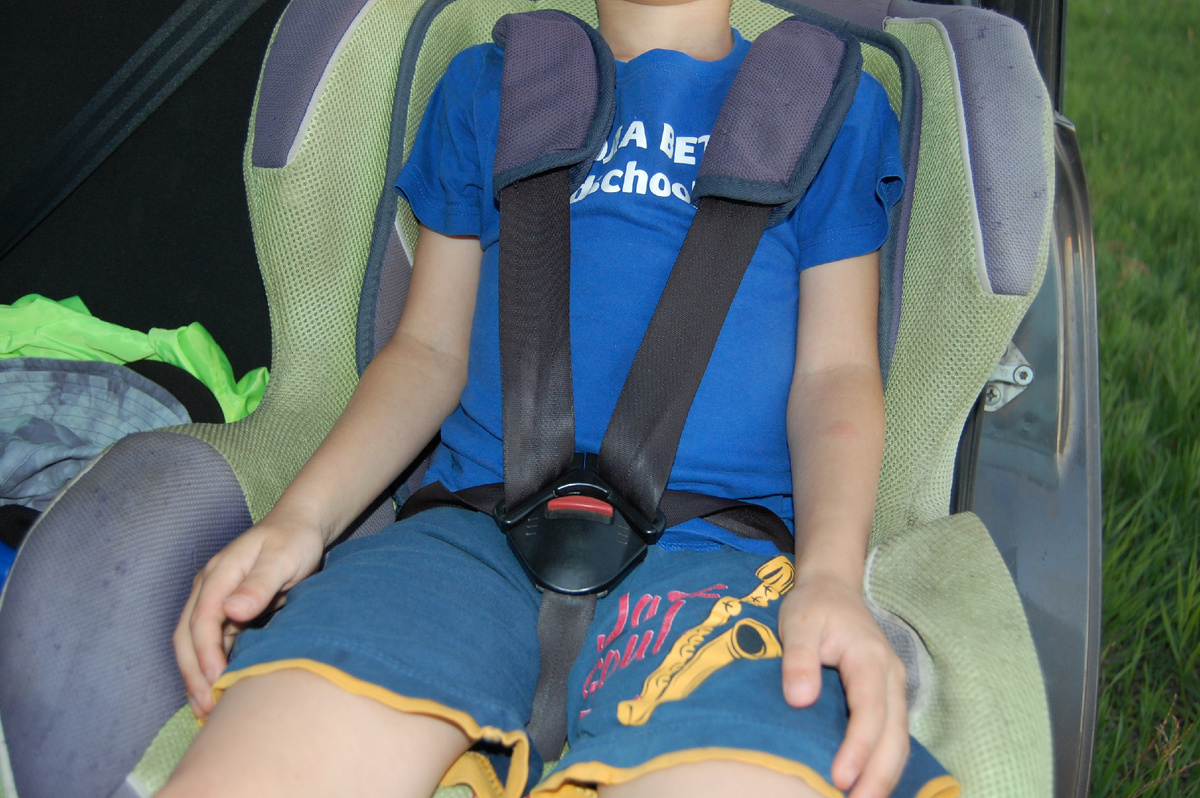 Со скольки лет можно ездить без автокресла
