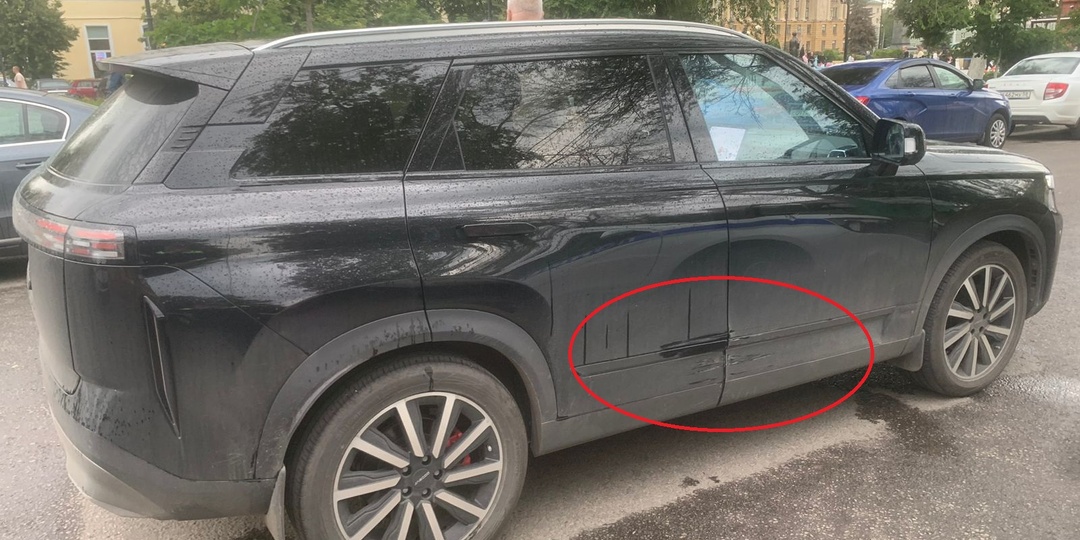 Подошёл к своему автомобилю и обнаружил механические повреждения, которых не было. Ответ что делать водителю