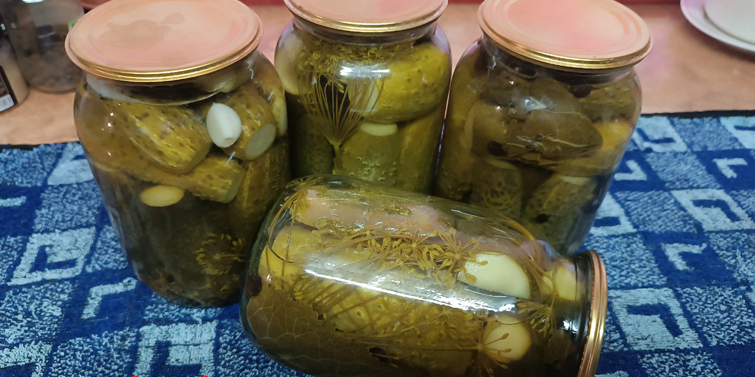 Простой и вкусный рецепт огурцов на зиму.