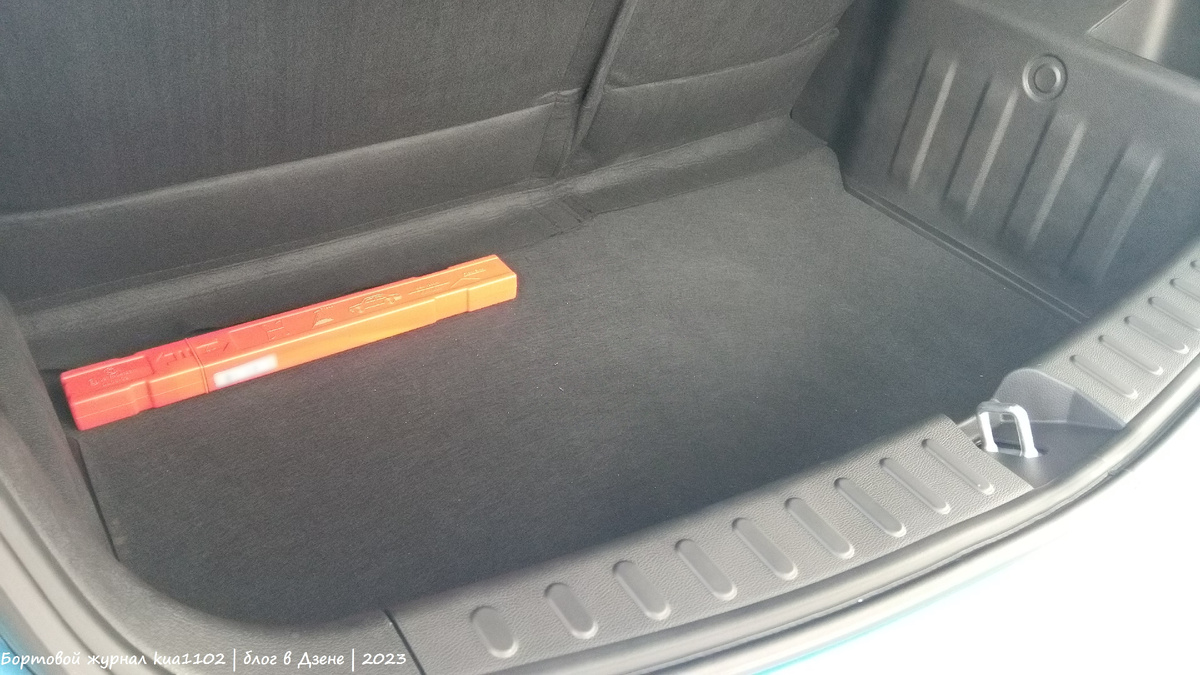 Размер багажного отделения в автомобиле Livan X3Pro. Автор фотографии kua1102