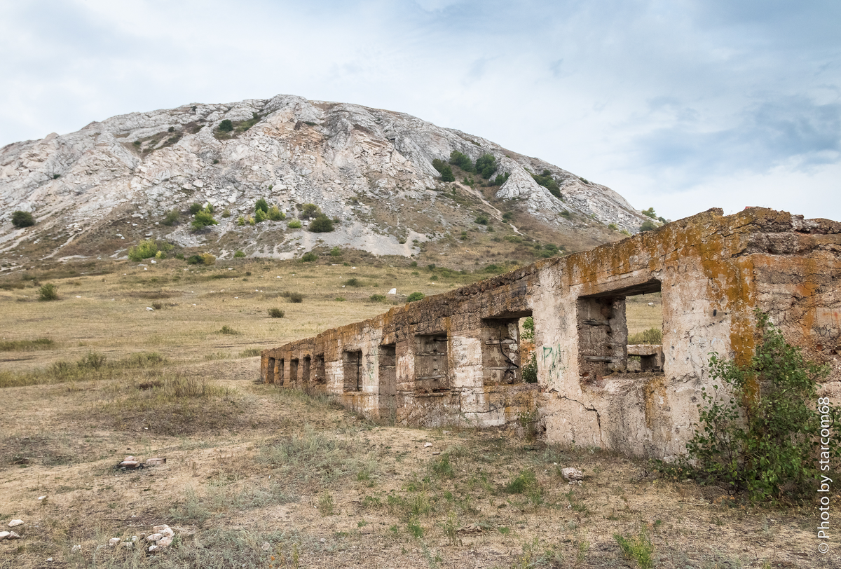 Вид на шихан Торатау от восточного корпуса лагеря № 0016