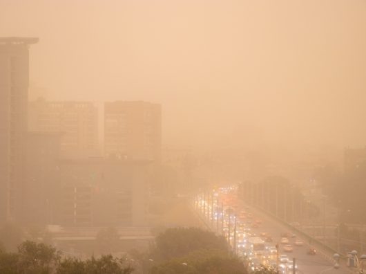    пыльная буря в Ростове //фото: Денис Демков