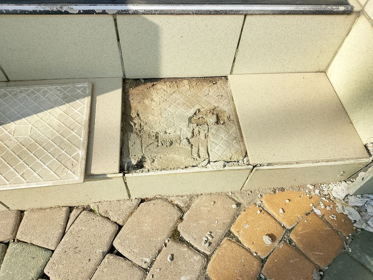 Примерил плитку, приготовил клей