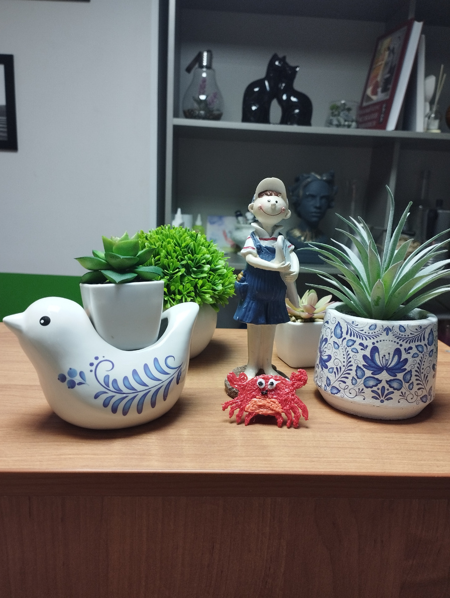 На улице уже прямо пляж. Видела, как ехала машина полная сапов)