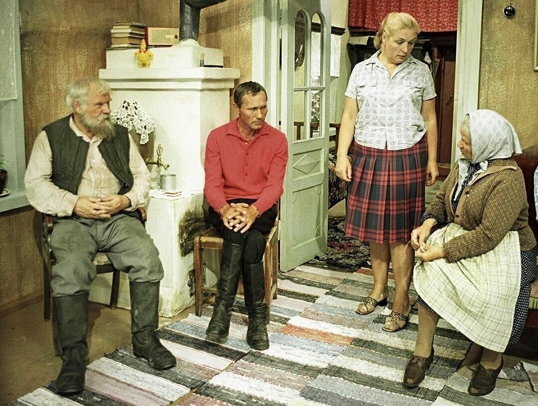 кадр из х/ф "Калина красная" (реж. В. Шукшин)