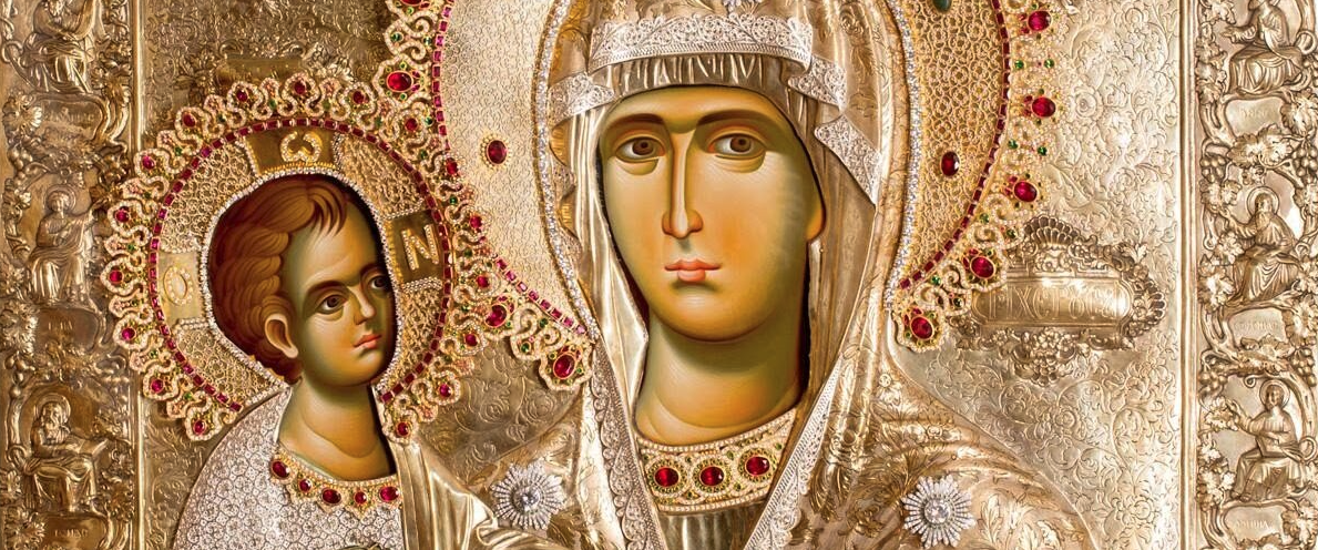 Икона Пресвятой Богородицы "Троеручица" —
это образ Матери Божией, Которая помогает в духовных и жизненных трудах, особенно в женском смирении, молитве, терпении и тихом служении.

Согласно преданию, третья рука на иконе — символ чуда исцеления и благодарности, совершённого Богородицей по вере и молитве. Это не искажение образа, а знак: когда человек отдаёт себя Богу, Он Сам творит невозможное.