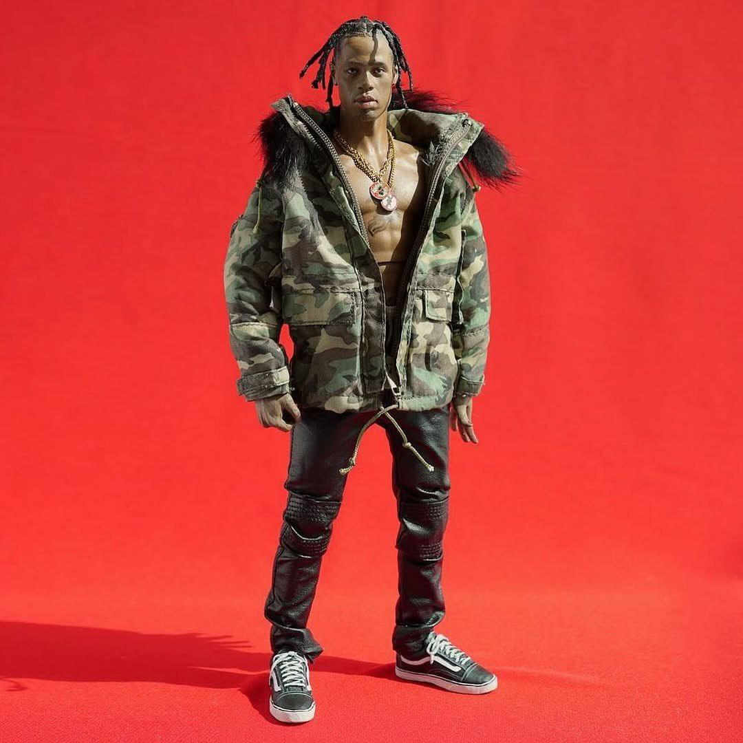 Первый взгляд на фигурку Дэна Чанга.