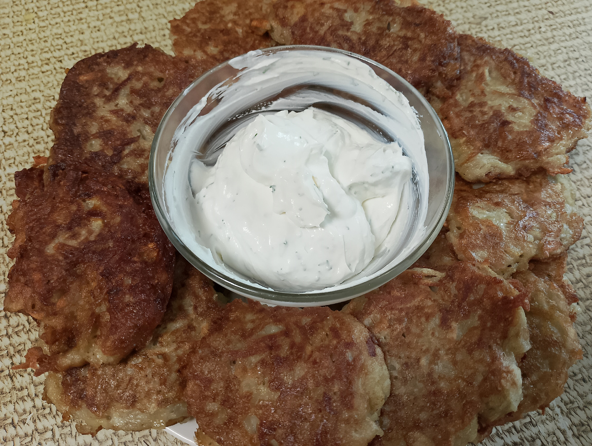 Фото автора.Драники со сметаной.