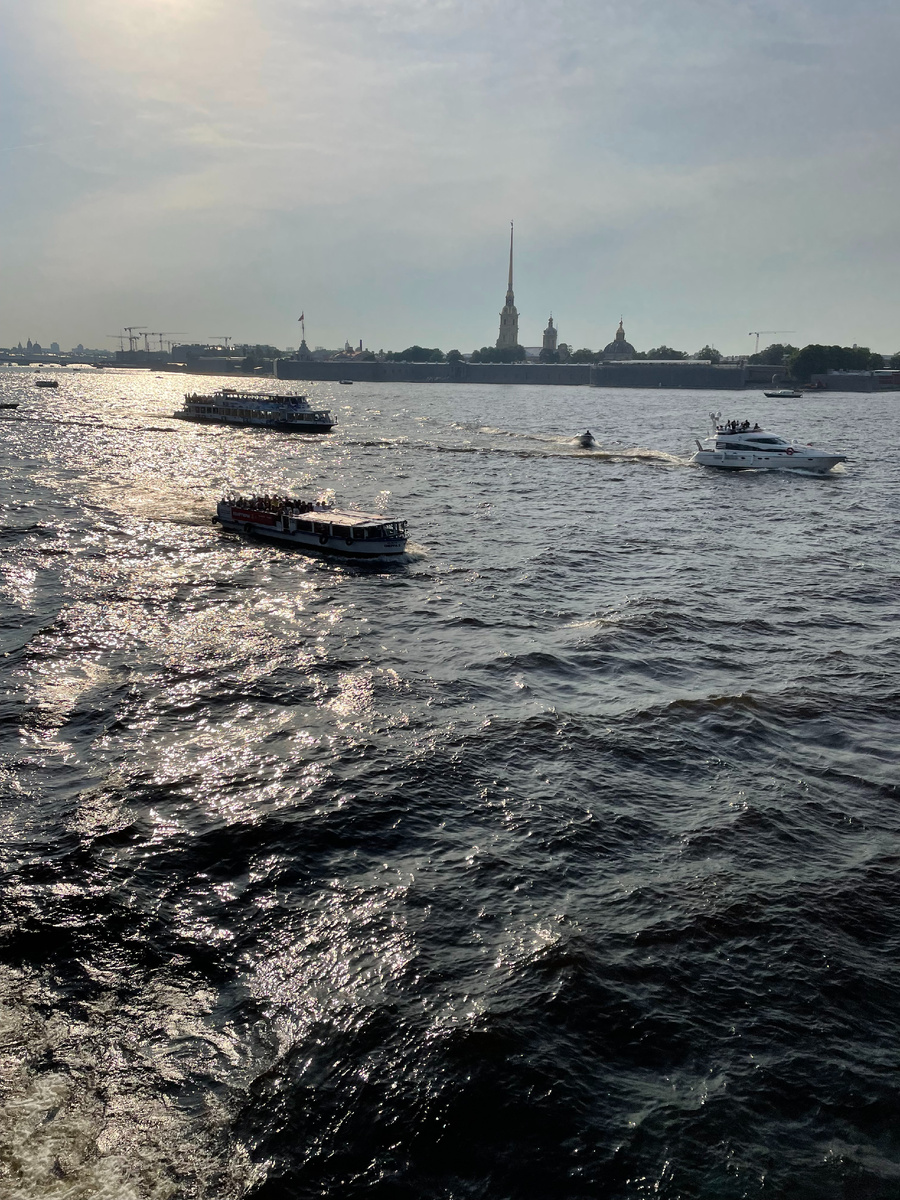 Ну как же не пройтись по Троицкому мосту?