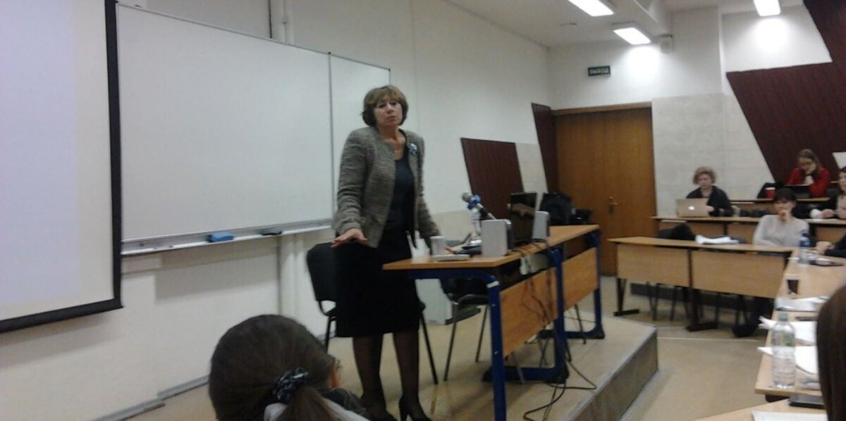 Соколова Елена Теодоровна, заслуженный профессор МГУ, профессор кафедры нейро- и патопсихологии психологического факультета МГУ, клинический психолог, доктор психологических наук.