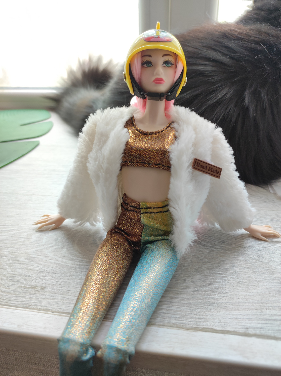 Клава готовится к путешествию