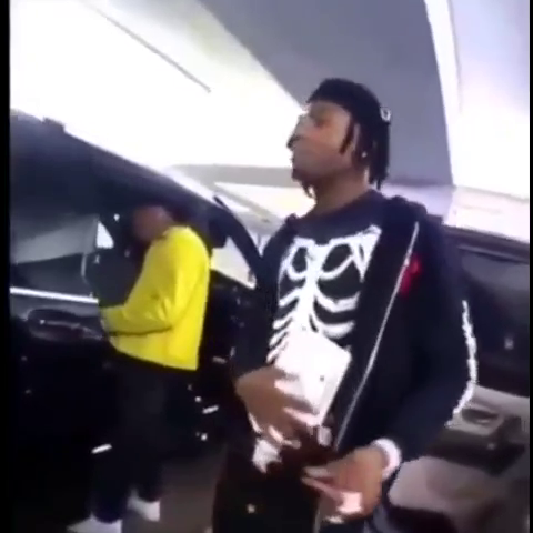 Отрывок из трека "Cancun".