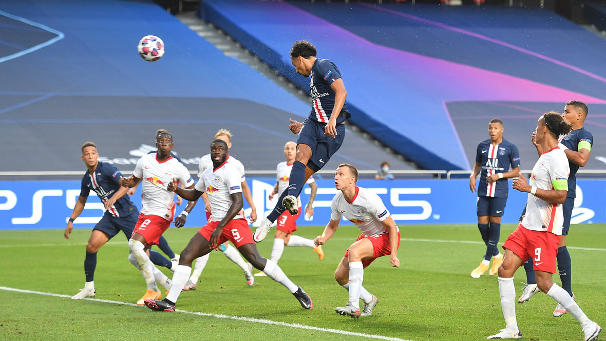    Защитник «ПСЖ» Маркиньос забивает гол в ворота «Лейпцига» в полуфинале Лиги чемпионов-2019/20. Global Look Press