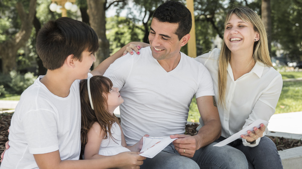    Тишина за столом