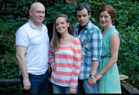 Отец с дочерью Машей, и мать с сыном Ильёй.