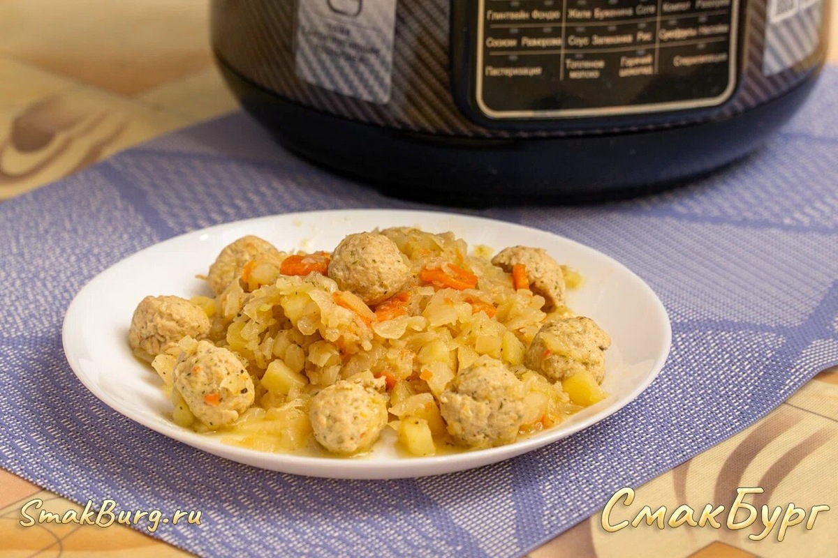 Сочные овощи с фрикадельками - приятный летний ужин для всей семьи. Готовим со Смаком!