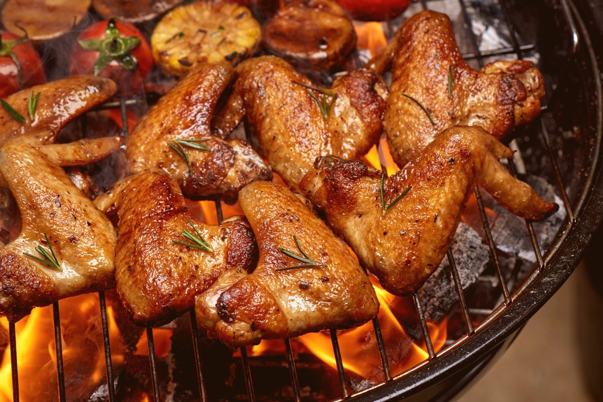 Куриные крылья на гриле