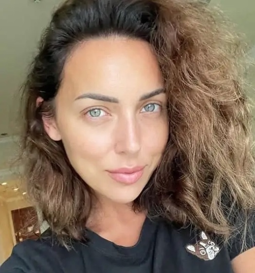 Певица Алсу без макияжа