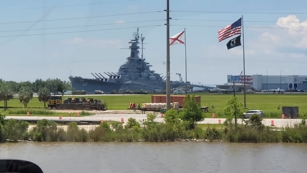 Американский ВМС карабль