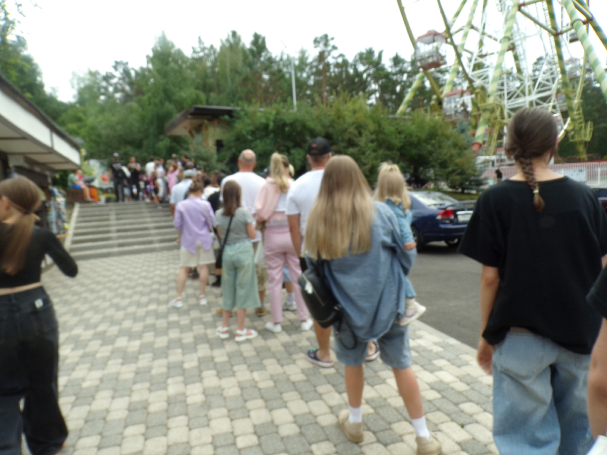 Та самая очередь, такой не видела давно 