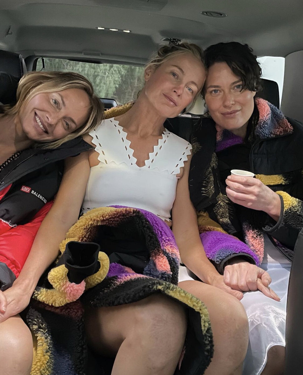 Эмбер Валлетта, Каролин Мерфи и Шалом Харлоу