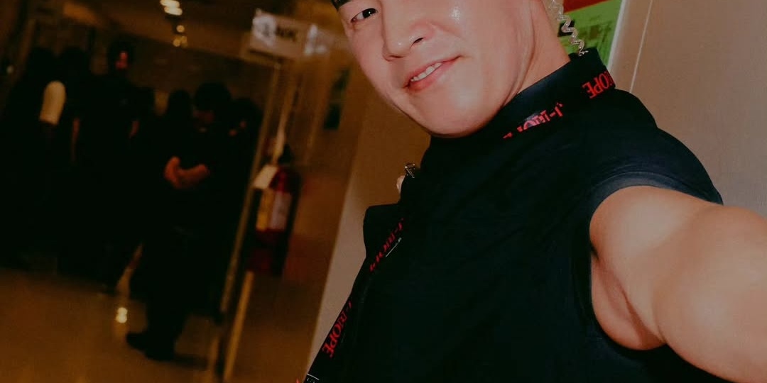 Знакомьтесь: Ли Чжэхян - телохранитель BTS. Его аккаунт/страница в запрещённой соцсети