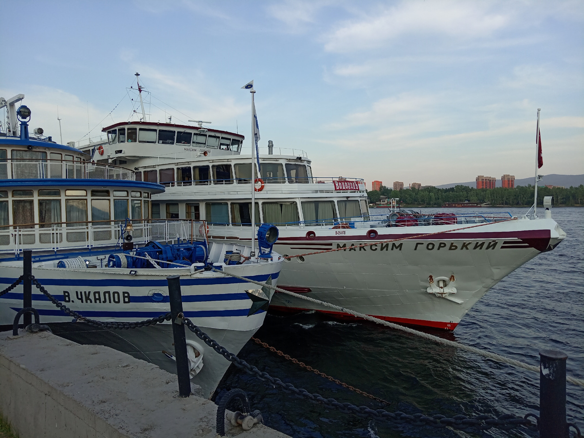 По пути вот такие кораблики попались 