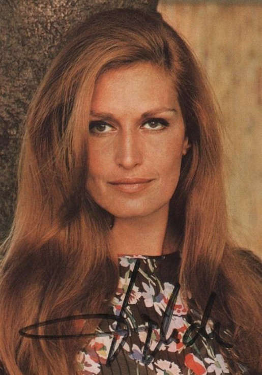 Итальянская легенда французского шансона, вскормленная жарким египетским солнцем...